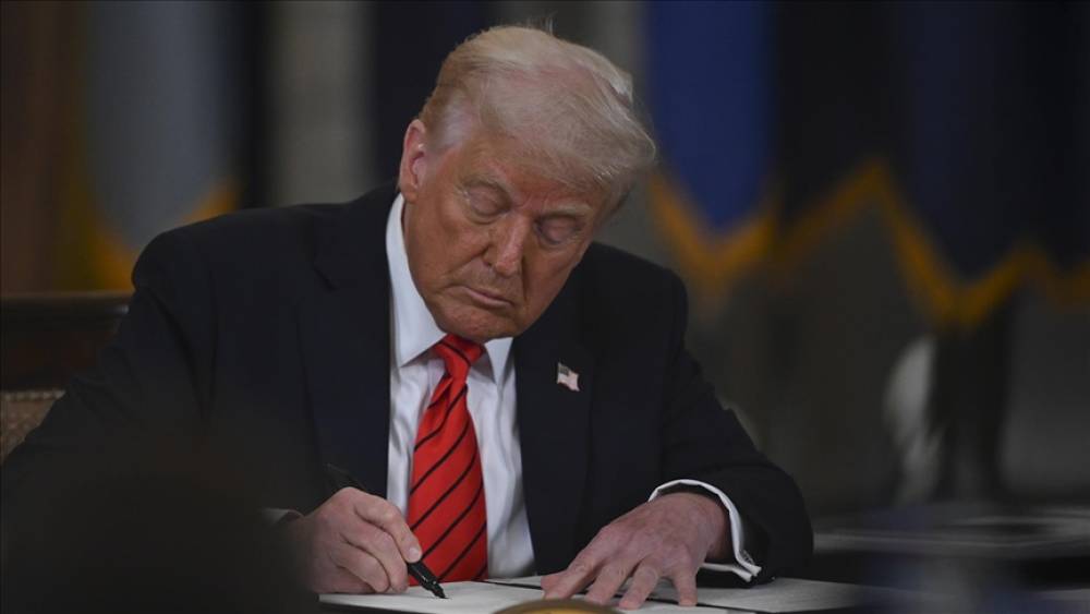 Tramp Suriya ilə bağlı bu qanunu imzaladı