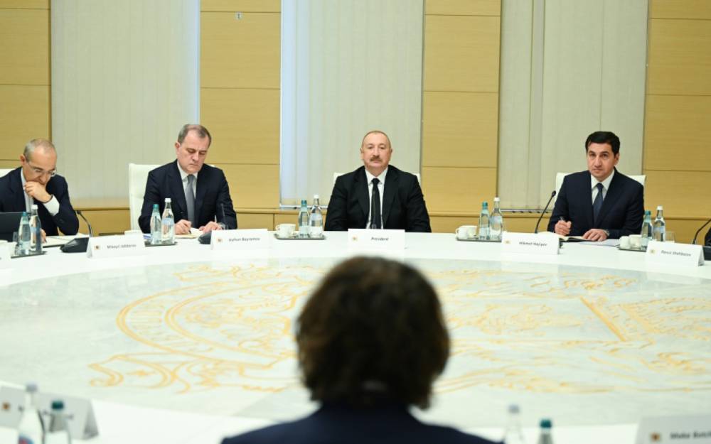 İlham Əliyevin İrakli Kobaxidze ilə geniş tərkibdə görüşü olub - FOTOLAR