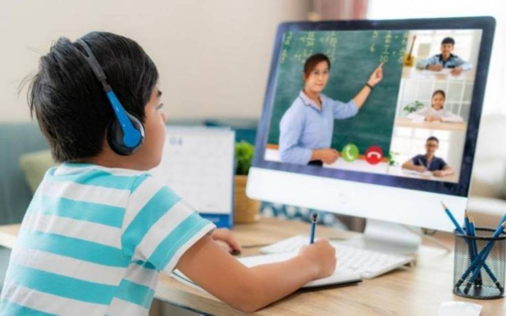 Bakıda bəzi məktəblər və universitetlər distant təhsilə keçəcək - RƏSMİ