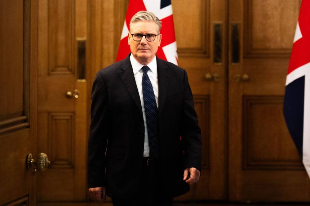 Britaniyanın Baş naziri III Çarlzdan ədəb-ərkan öyrənməlidir - Tramp 