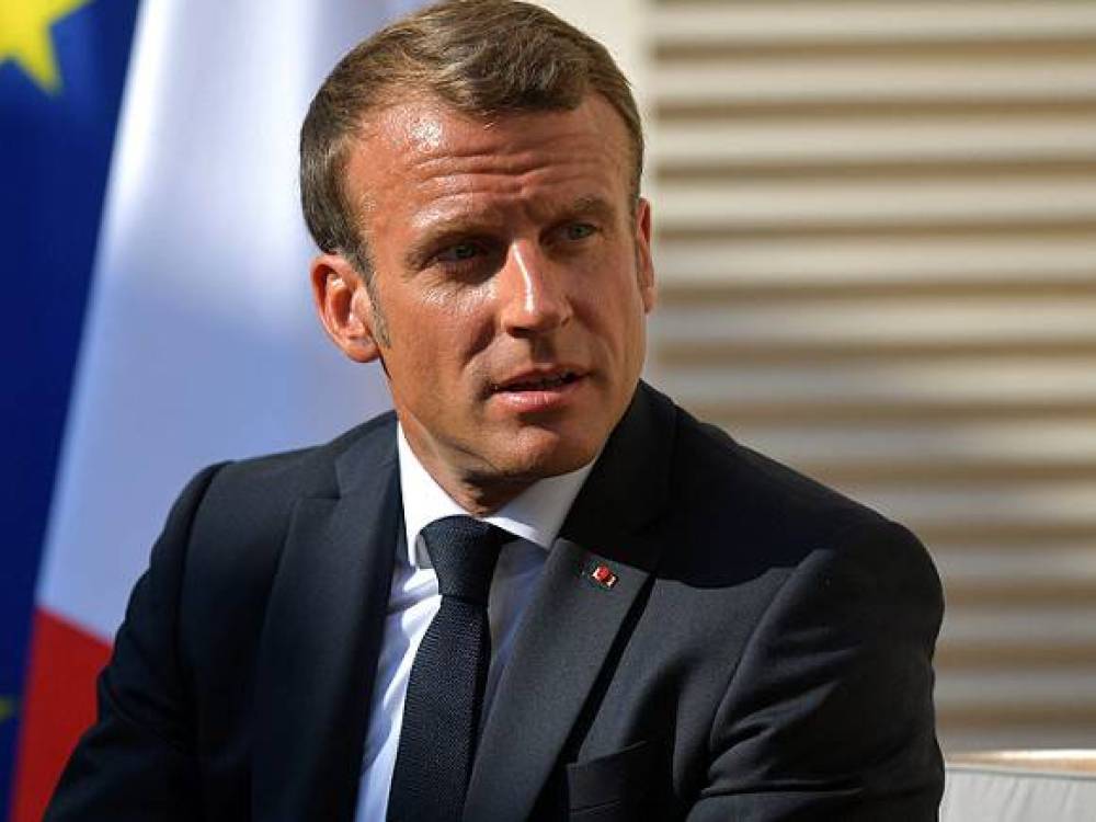 Makron Hörmüz boğazının hərbi yolla açılmasını qeyri-real hesab edir