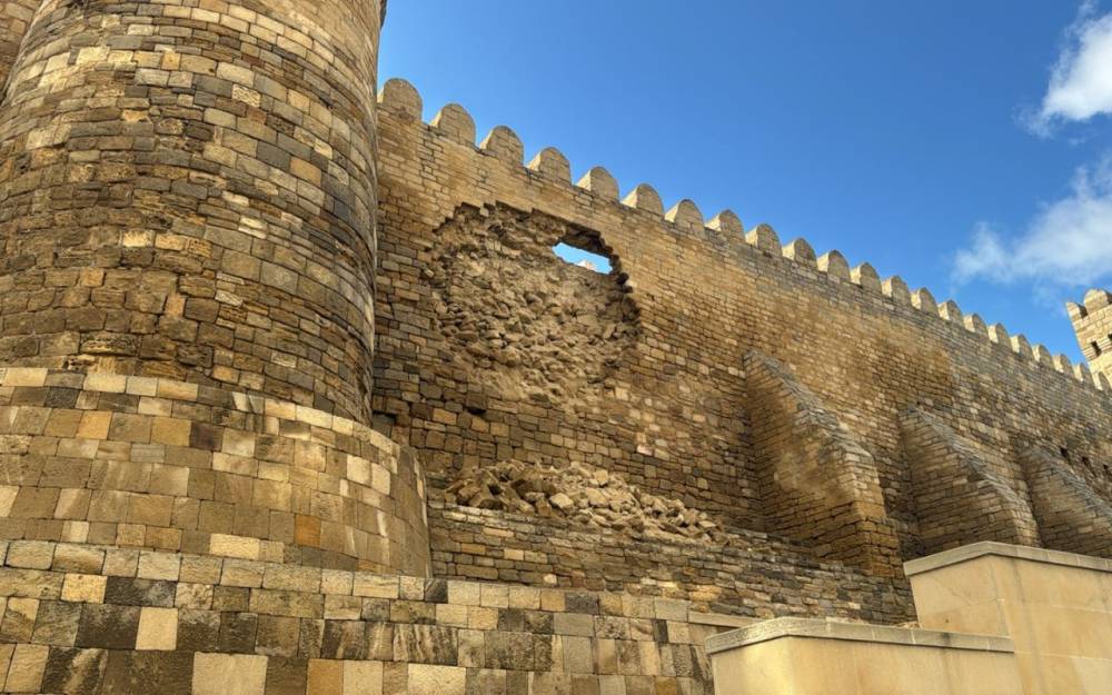 İçərişəhərdəki qala divarlarında zədələnmə ilə bağlı açıqlama