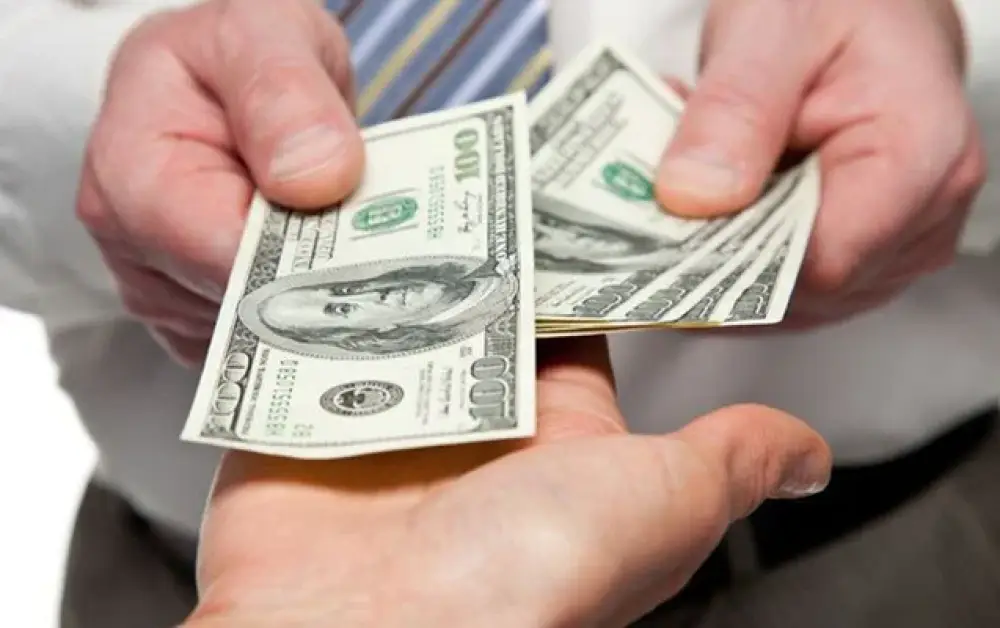 Azərbaycanda dollarlaşma azalır