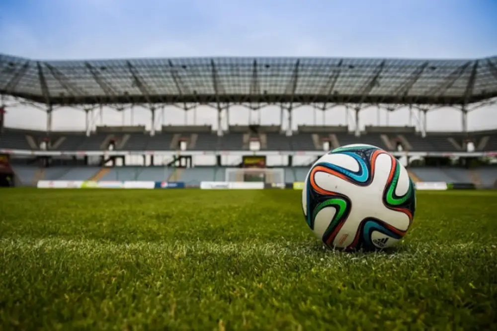 Bakıda 27 yaşlı kişi stadionda öldü