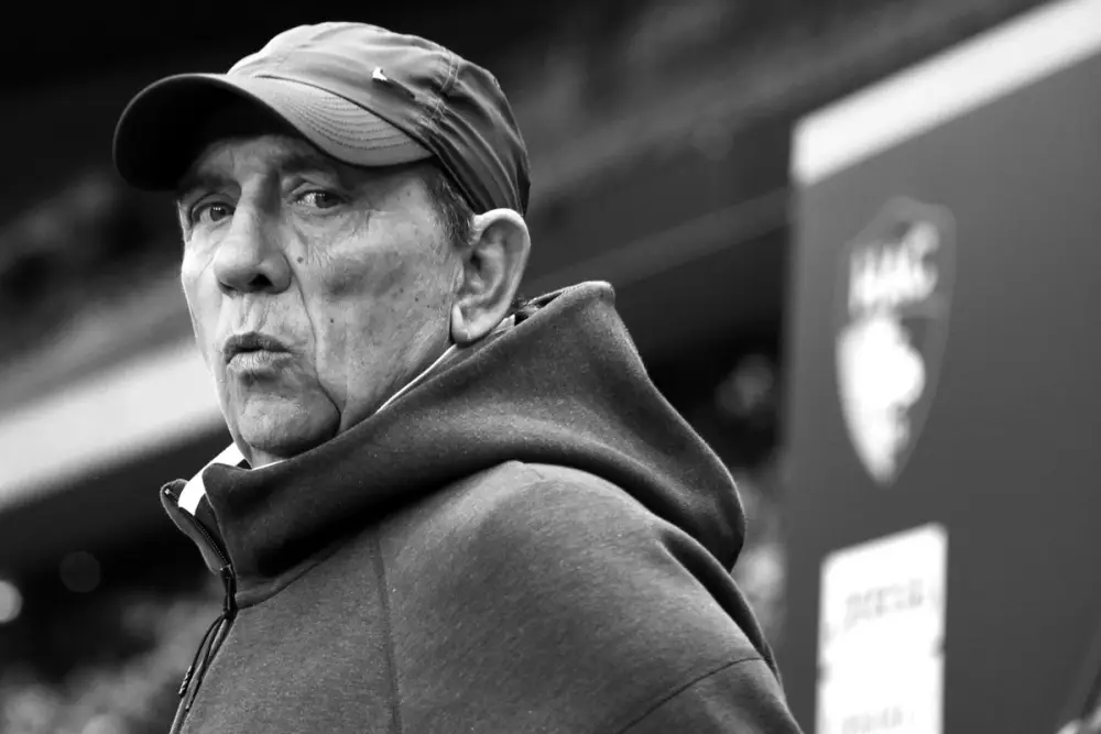 Fransanın futbol üzrə tanınmış məşqçisi vəfat edib