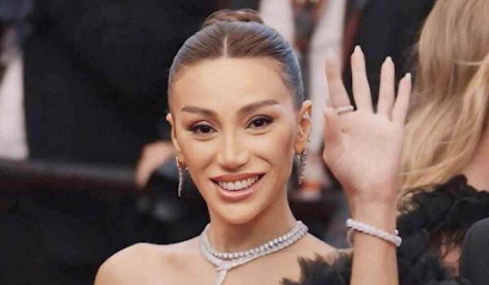 Mir Şahinə biskvit satırdım - Röya