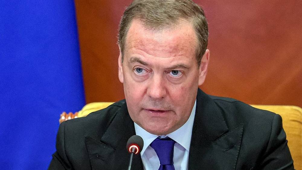 Dmitri Medvedev Rusiyaya düşmən hesab etdiyi ölkələrdən DANIŞDI 