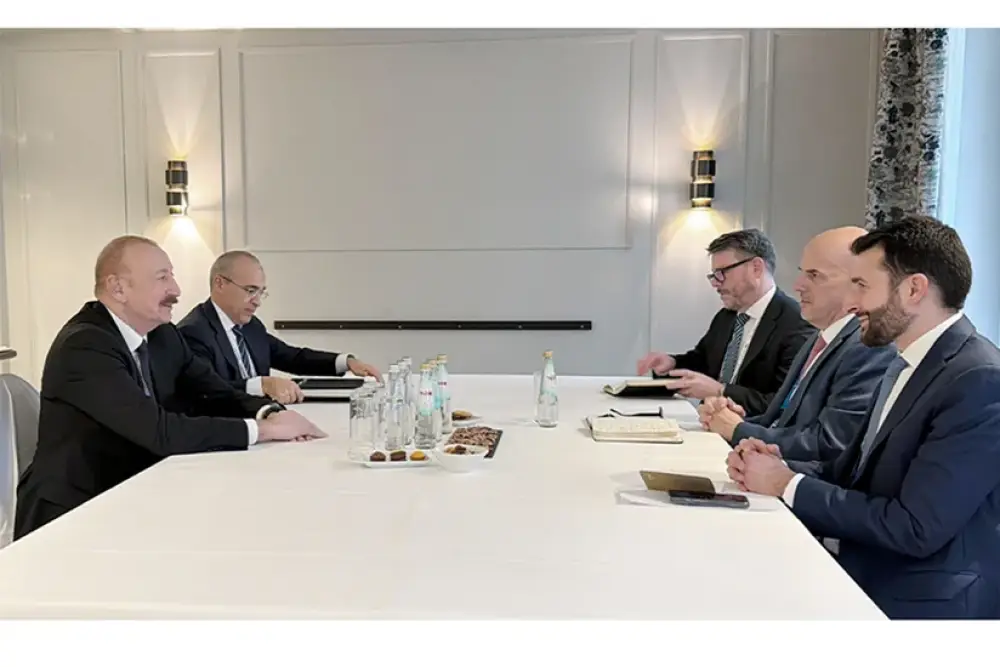 İlham Əliyev Münxendə "Oracle" korporasiyasının baş icraçı direktoru ilə görüşüb