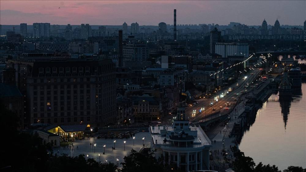 Zelenski: Paytaxtın təxminən 60%-i elektriksiz qalıb