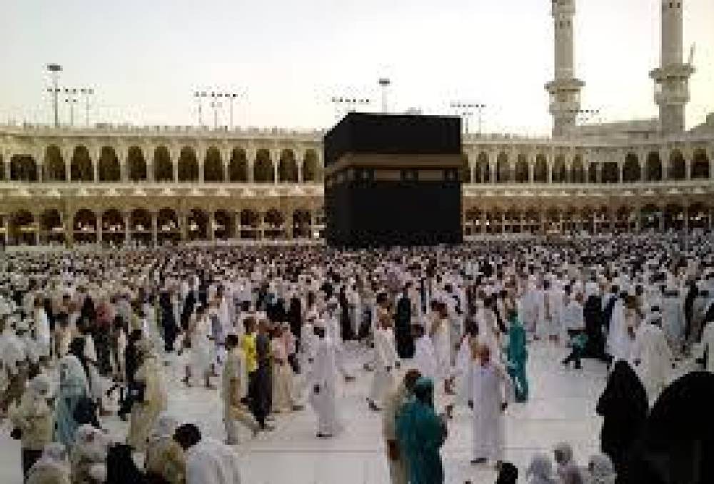 Minlərlə insanı qanunsuz zəvvar səfərinə göndərənlər tutuldular 