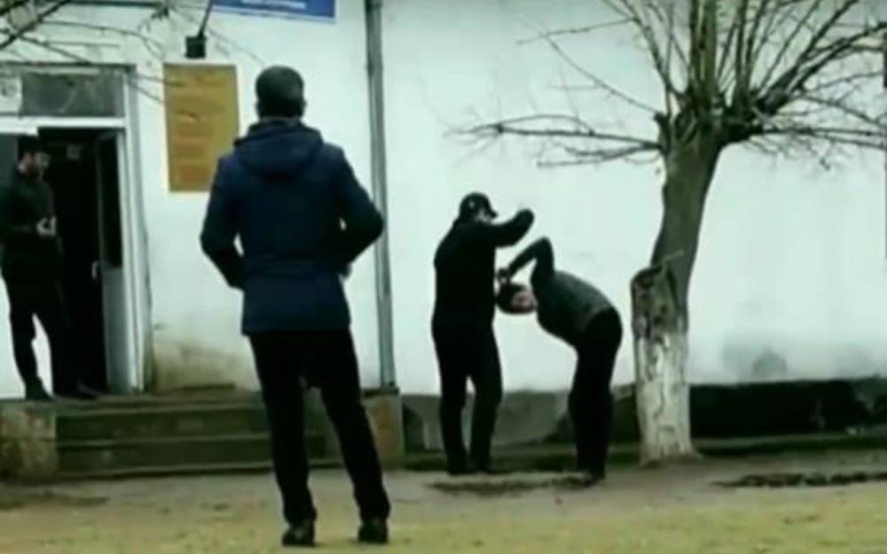 İmişlidə direktor şagirdi döyüb? RƏSMİ AÇIQLAMA (VİDEO)