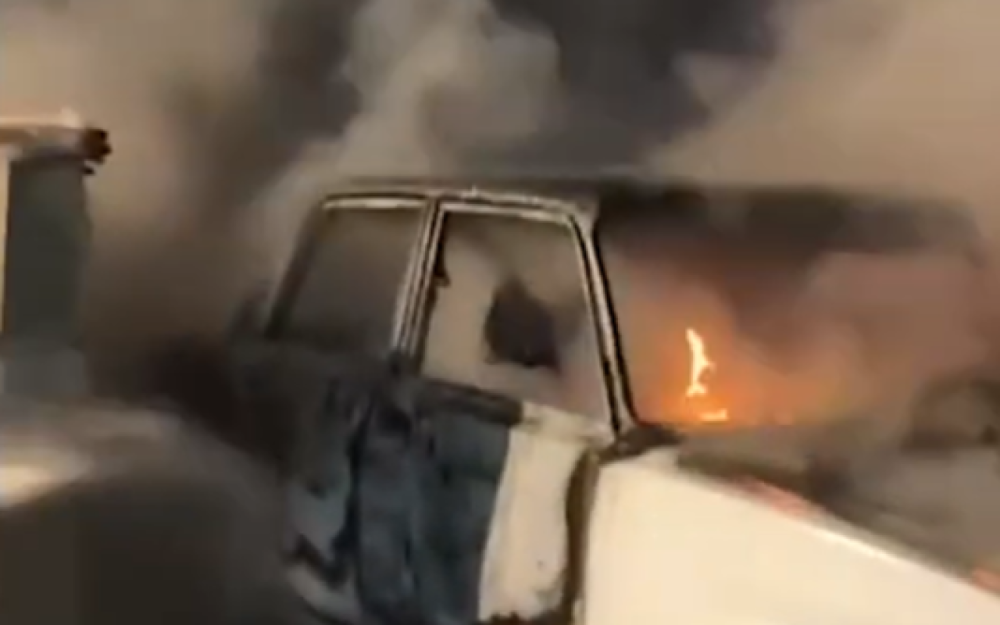 Bakıda təmir sexində avtomobil yandı 