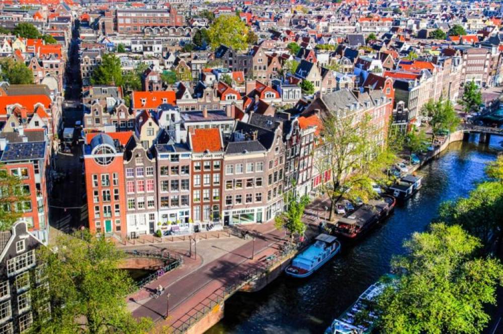 Niderlandda güclü partlayış baş verdi