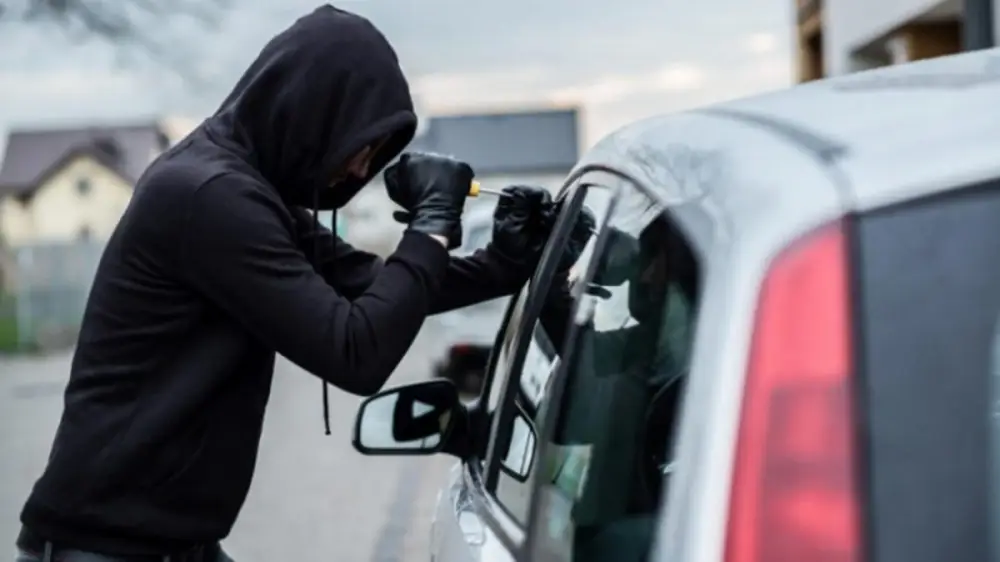 Keçmiş məhkum yenidən SAXLANILDI: Avtomobildən oğurluq etdi