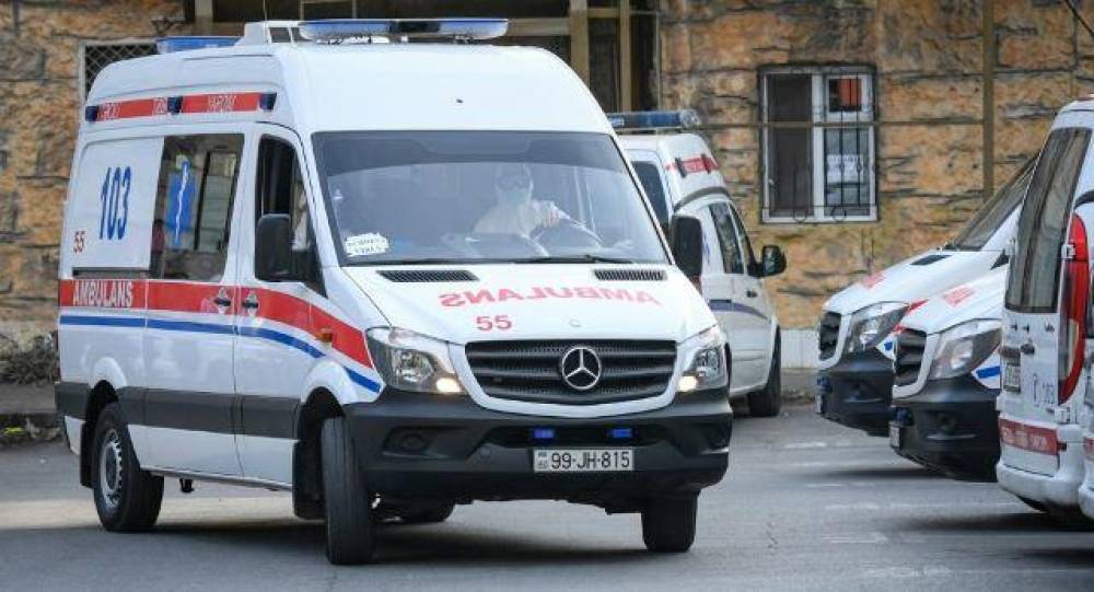 Yük maşını avtomobilə çırpıldı: 2 ölü, 3 yaralı