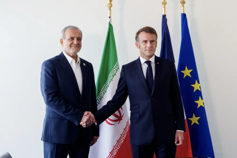 Məsud Pezeşkianla Emmanuel Makron arasında telefon danışığı baş tutub