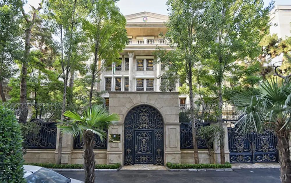 Azərbaycan İrandan diplomatik heyətini ÇIXARIR