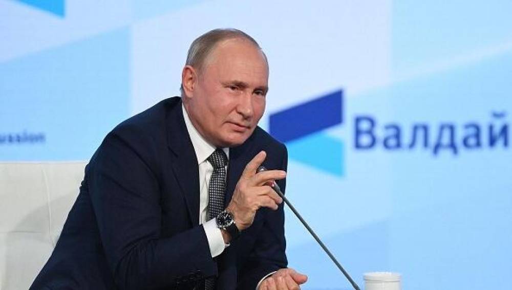 Putin Azərbaycanı təbrik etdi