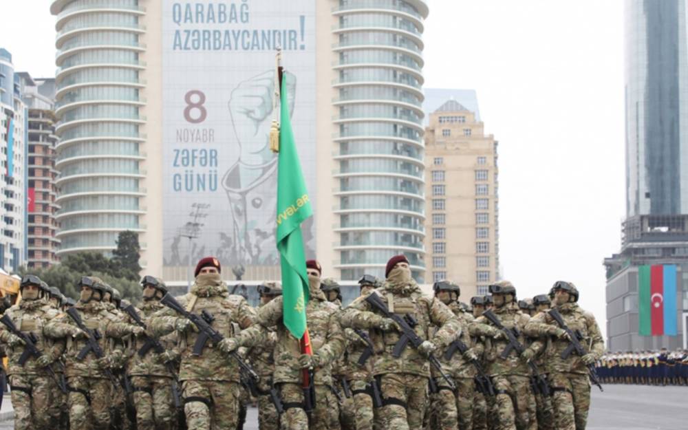 Bakıda hərbi parad başladı - CANLI