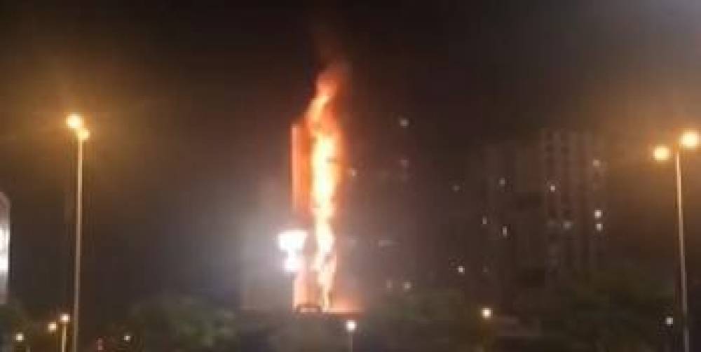 Sabunçuda yaşayış binasında yanğın: 2 nəfər zəhərləndi