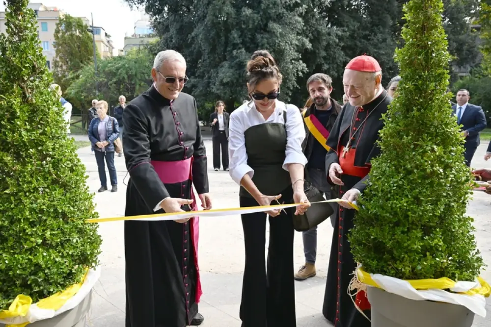 Mehriban Əliyeva Vatikanda Müqəddəs Komodilya katakombalarının bərpası layihəsinin açılışında iştirak edib