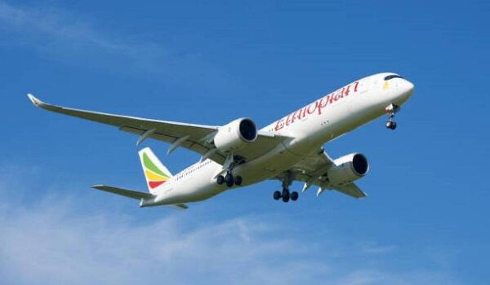 Özbəkistan təyyarəsi Bakıda məcburi eniş etdi