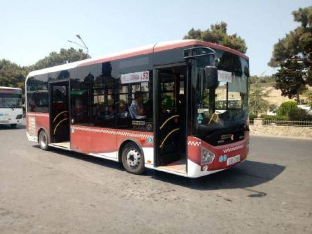Bakının daha bir marşrut xəttinin avtobusları yenilənir