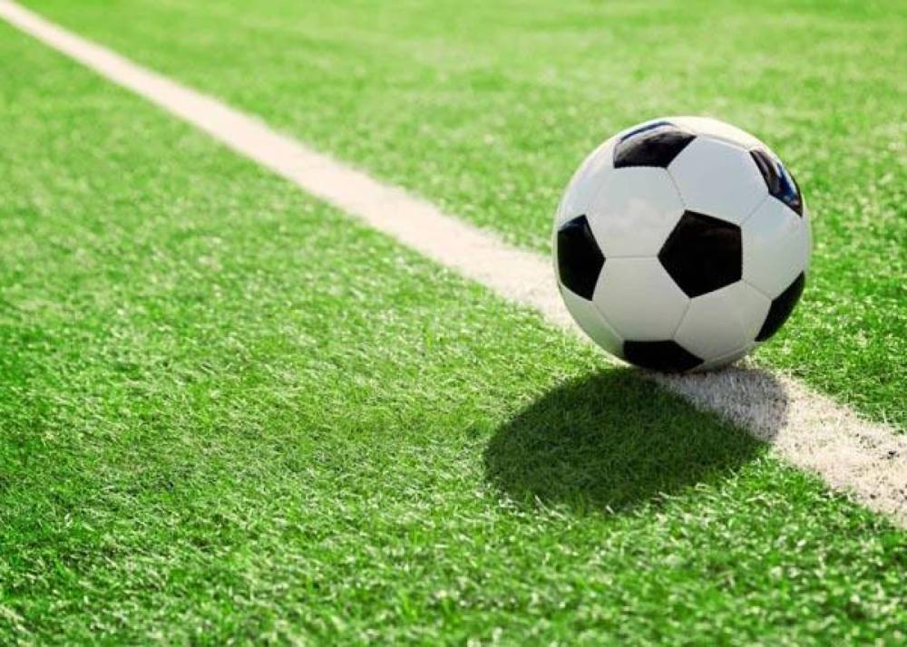 Məşhur futbolçu karyerasını başa vurur